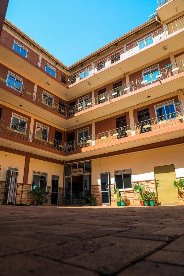 Royal Park Hotel Jinja Kültér fotó
