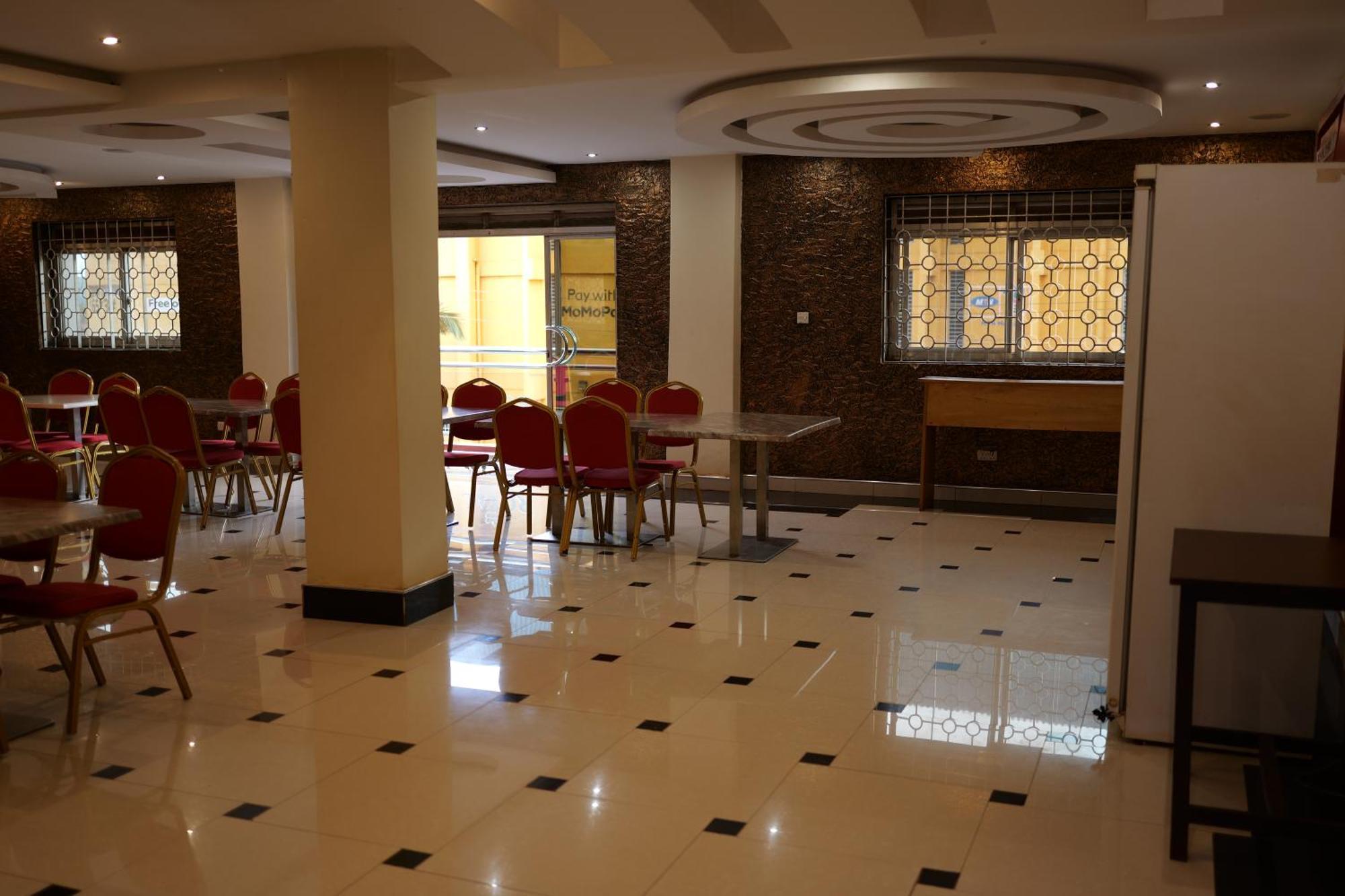 Royal Park Hotel Jinja Kültér fotó